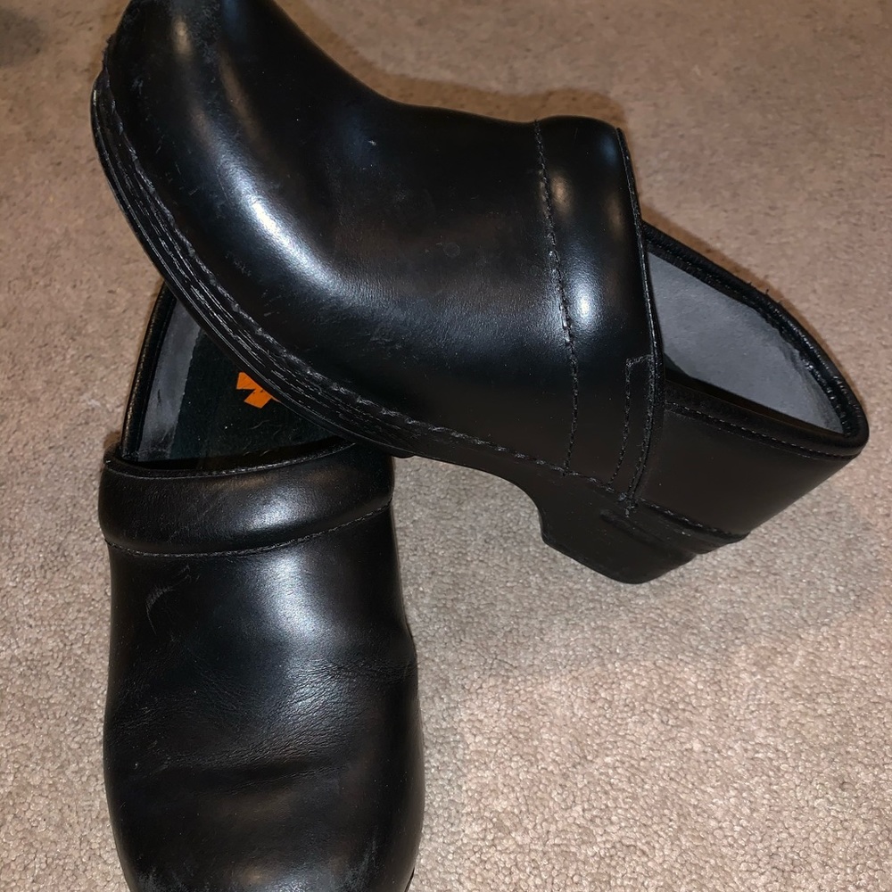 DANSKO NURSE CLOG ✨